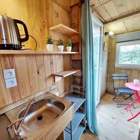 Couette-café Perchee Avec Terrasses, Salle De Bain, Kitchenette, Petit-dejeuner Inclus Et Acces Piscine. - Fr-1-600-233 *