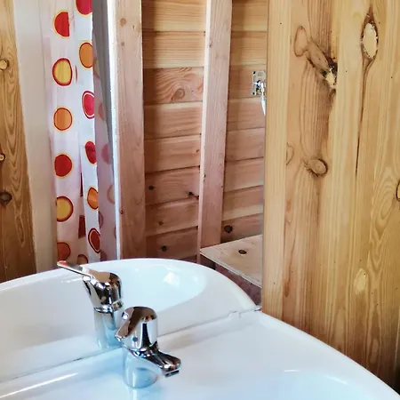 Perchee Avec Terrasses, Salle De Bain, Kitchenette, Petit-dejeuner Inclus Et Acces Piscine. - Fr-1-600-233
